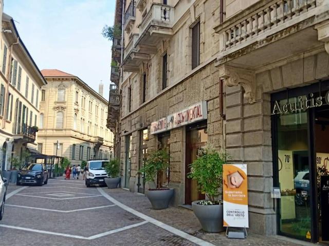 Locale in vendita di 65 m² in Via Alessandro Manzoni, 11