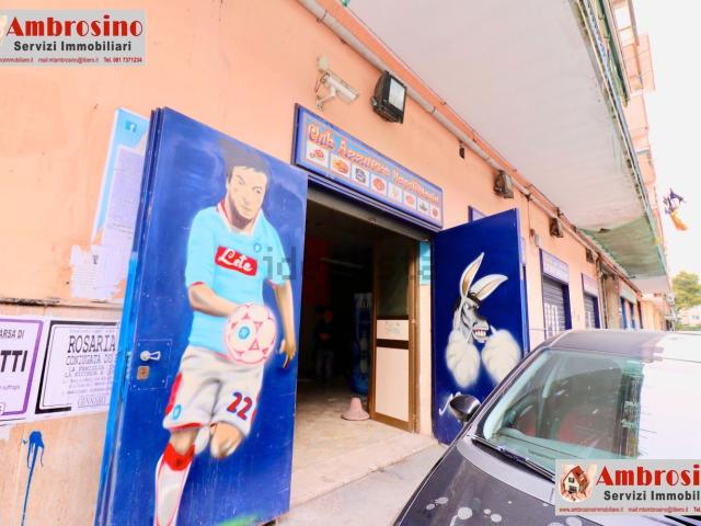 Locale in vendita di 65 m² in Via Alfano I, 19