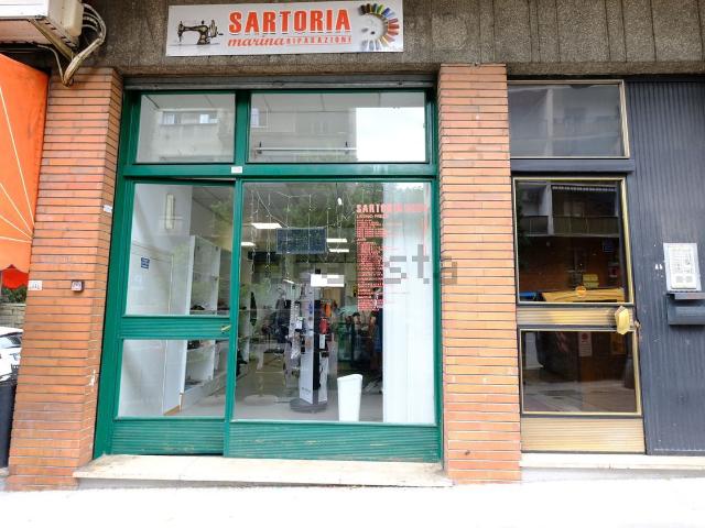 Locale in vendita di 65 m² in Via Antonio Baiamonti, 56
