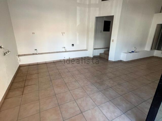 Locale in vendita di 65 m² in Via Antonio Canova Scultore
