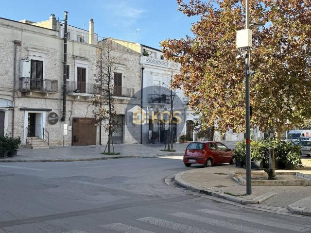 Locale in vendita di 65 m² in Via Caduti di Tutte le Guerre, 13