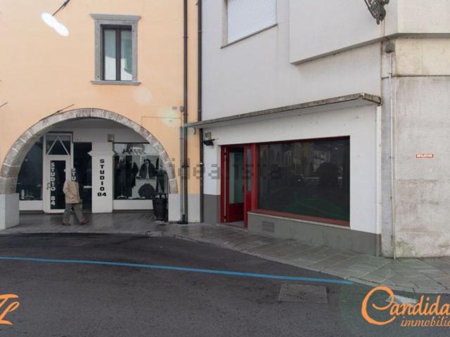 Locale in vendita di 65 m² in Via Cavour, 2