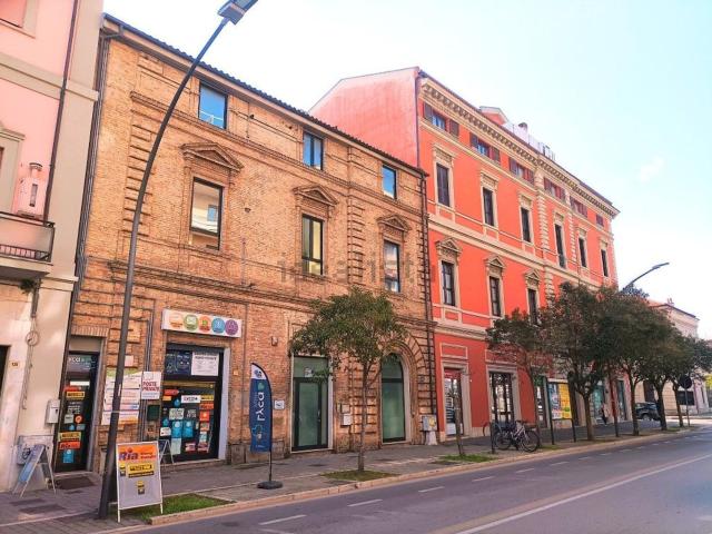Locale in vendita di 65 m² in Via Conte di Ruvo, 157