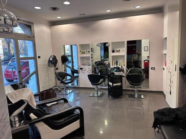 Locale in vendita di 65 m² in Via Cristoforo Colombo