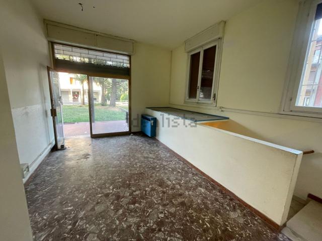 Locale in vendita di 65 m² in Via Dante, 11