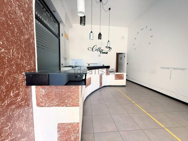 Locale in vendita di 65 m² in Via Filisto