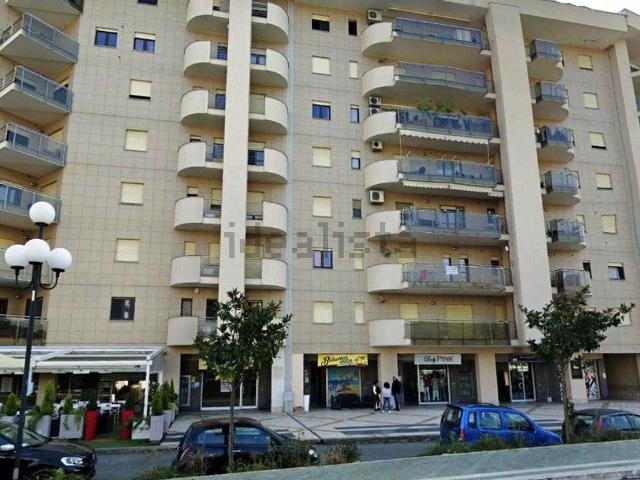 Locale in vendita di 65 m² in Via Gioacchino Rossini