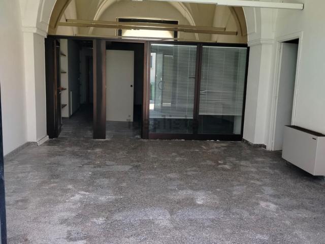 Locale in vendita di 65 m² in Via Giuseppe Parini