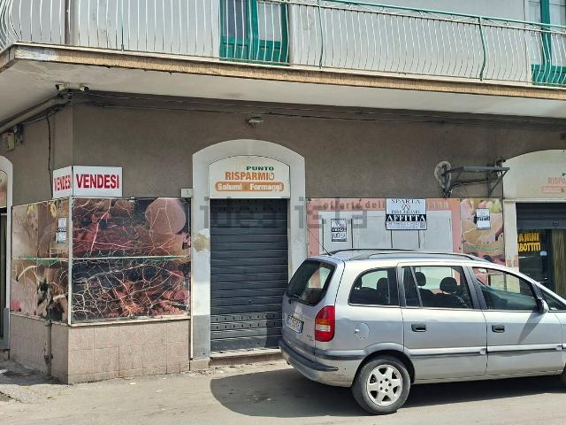 Locale in vendita di 65 m² in Via L. Balatelle, 3