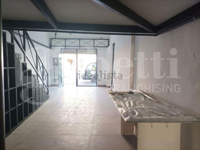 Locale in vendita di 65 m² in Via La Marmora Alberto