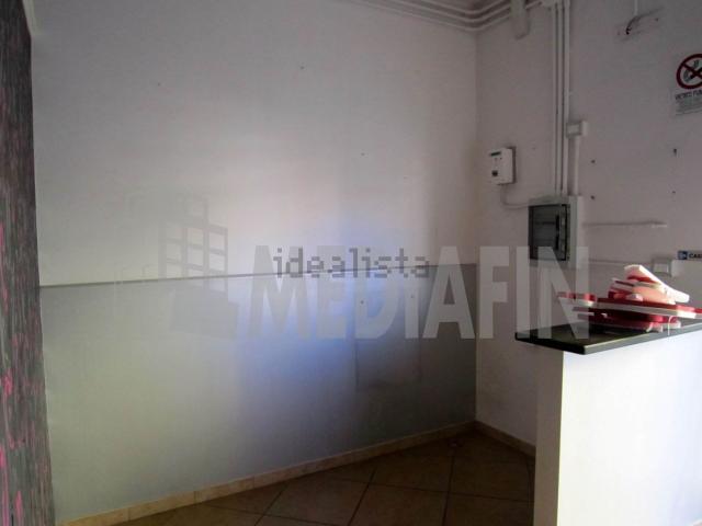 Locale in vendita di 65 m² in Via Lazio