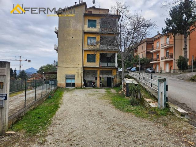 Locale in vendita di 65 m² in Via Loreto, 24