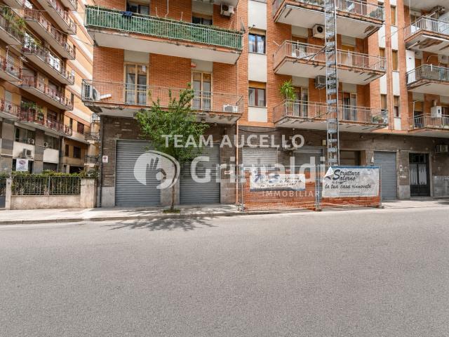 Locale in vendita di 65 m² in Via Luigi Guercio, 285