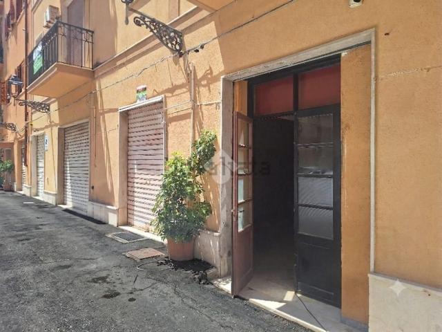 Locale in vendita di 65 m² in Via Magistrale, 16