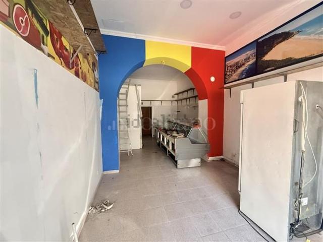Locale in vendita di 65 m² in Via Montegrappa