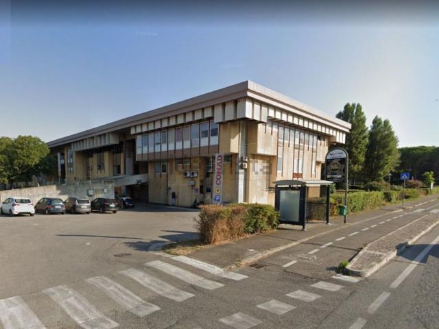 Locale in vendita di 65 m² in Via Nanterre, 17