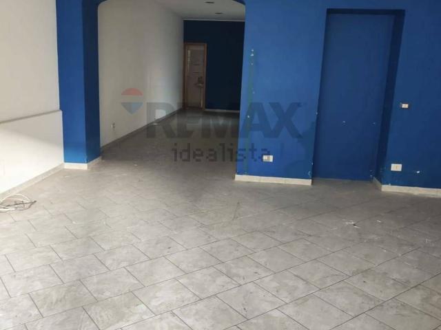 Locale in vendita di 65 m² in Via Provinciale per Riposto, 80