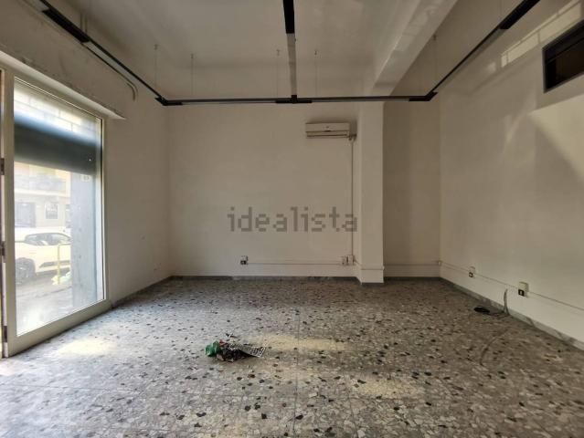 Locale in vendita di 65 m² in Via Roma, 51