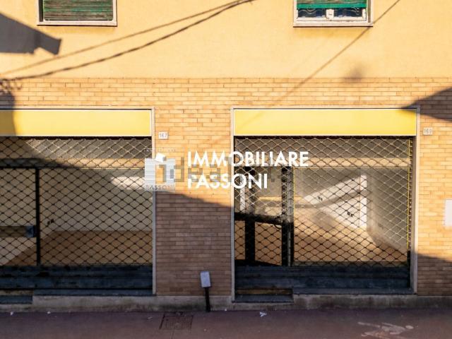 Locale in vendita di 65 m² in Via San Giulio, 167