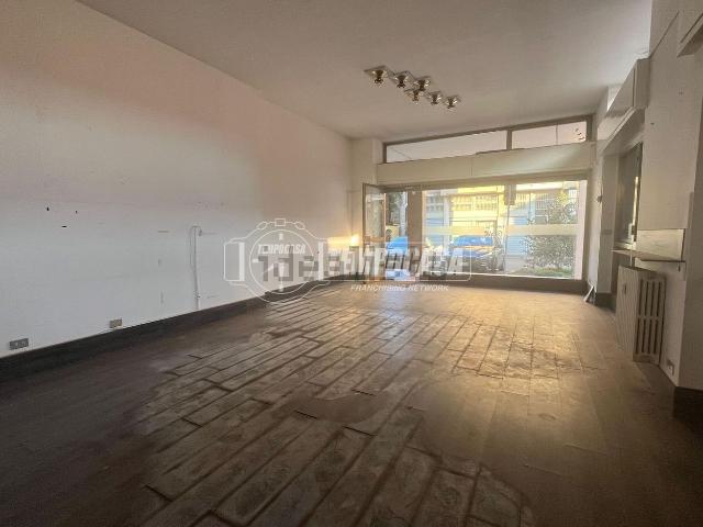 Locale in vendita di 65 m² in Via San Martino, 21