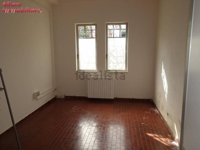 Locale in vendita di 660 m² in Via Casa Silli