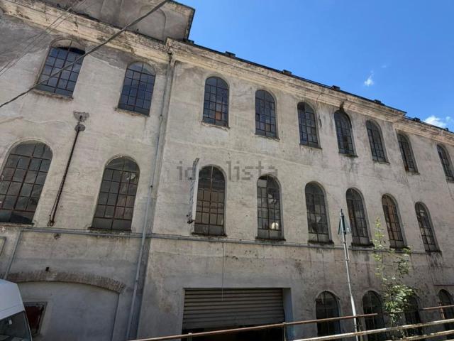 Locale in vendita di 660 m² in Via Ceranesi