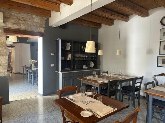 Locale in vendita di 660 m² in Via del Mercato, 3