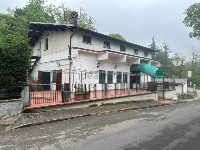 Locale in vendita di 669 m²