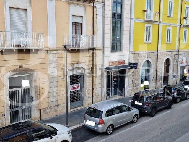 Locale in vendita di 66 m² in Corso Giuseppe Garibaldi, 171