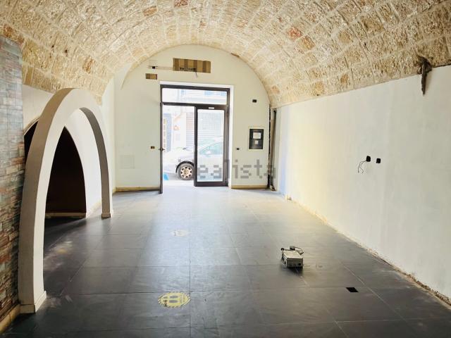 Locale in vendita di 66 m² in Via Van Westerhout, 72