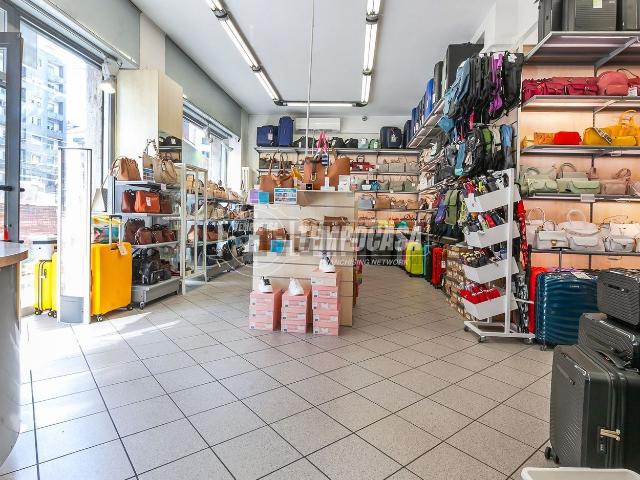 Locale in vendita di 66 m² in Via Angelo Brofferio, 1