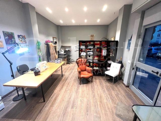 Locale in vendita di 66 m² in Via Chiusure