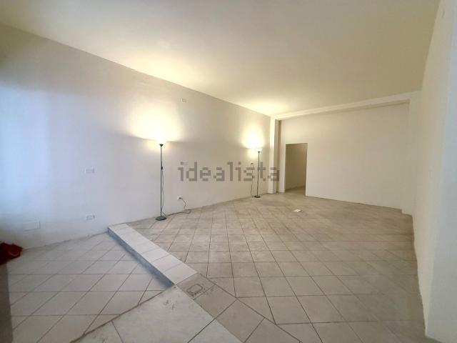 Locale in vendita di 66 m² in Via dell&apos Abbadia