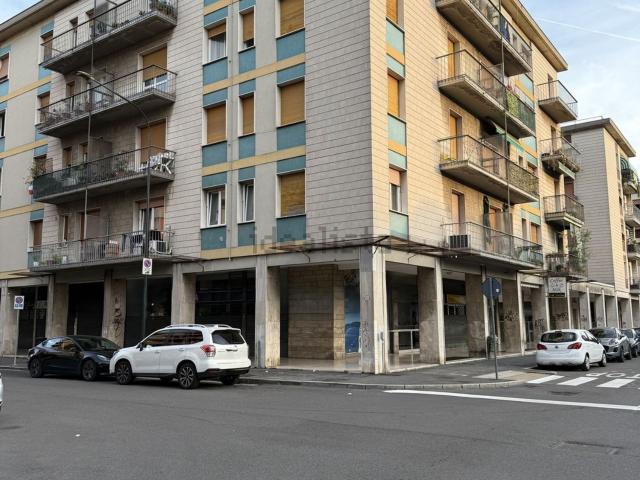 Locale in vendita di 66 m² in Via delle Tofane