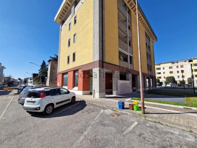 Locale in vendita di 66 m² in Via G. Marconi, 39