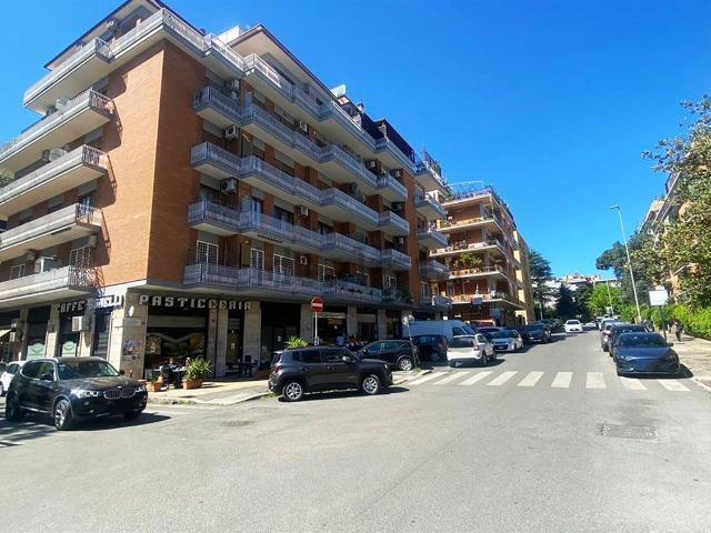 Locale in vendita di 66 m² in Via Ludovico di Breme