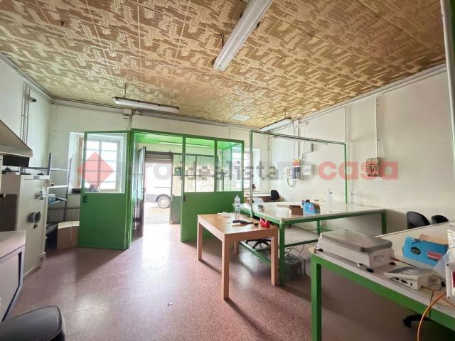 Locale in vendita di 66 m²