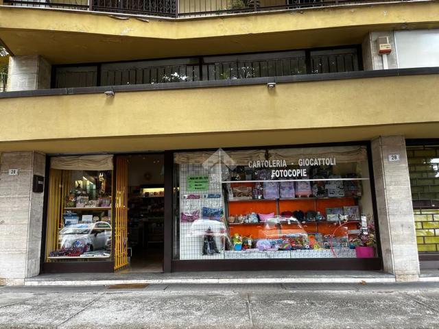Locale in vendita di 68 m² in Via Torino, 28