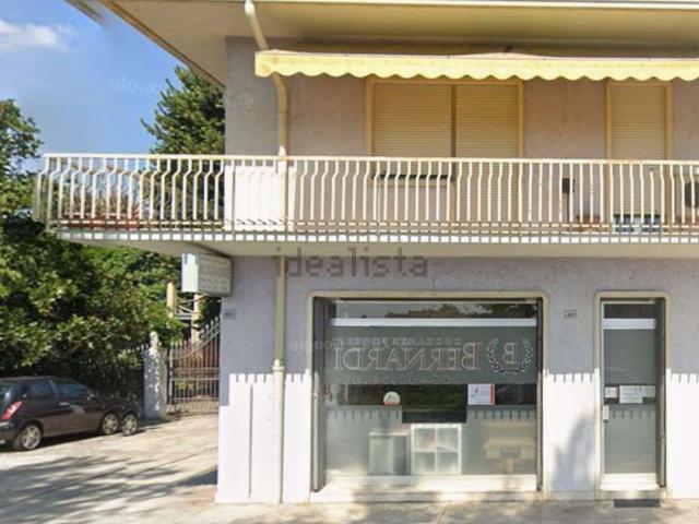 Locale in vendita di 68 m² in Via Desman