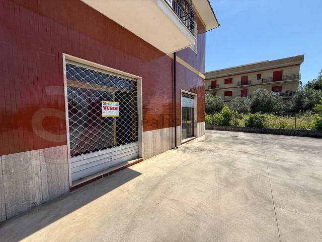 Locale in vendita di 68 m² in Via Domenico Torriero, 45
