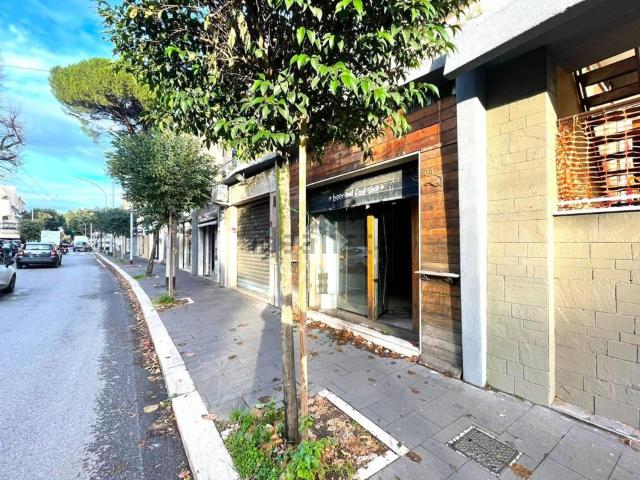 Locale in vendita di 68 m² in Viale Adriatico, 64