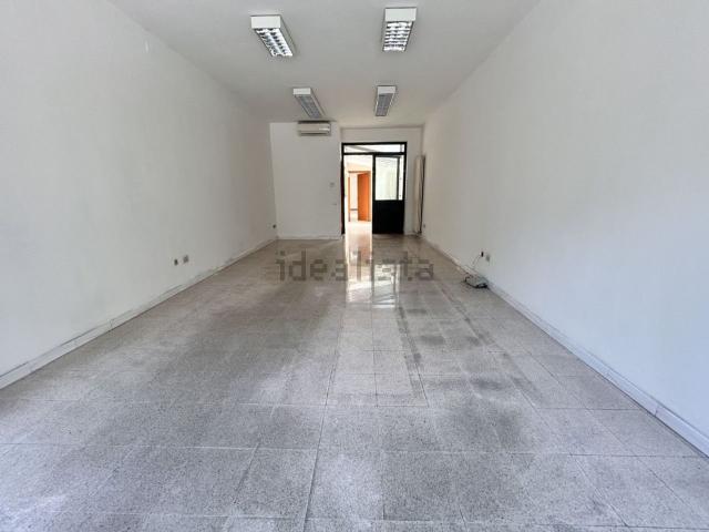 Locale in vendita di 68 m² in Viale della Pace, 285