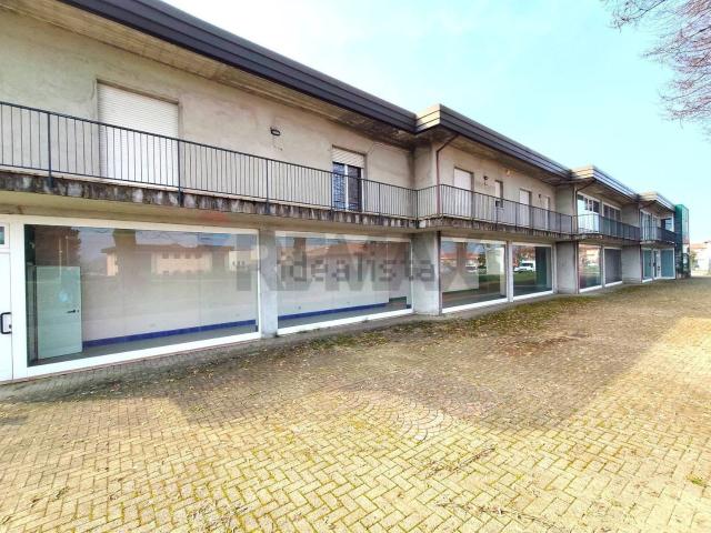 Locale in vendita di 695 m²