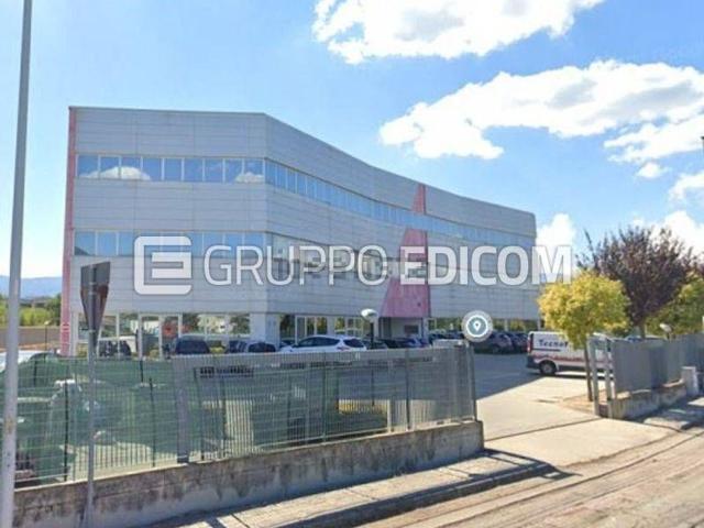 Locale in vendita di 696 m² in Via Pedro Alvares Cabral