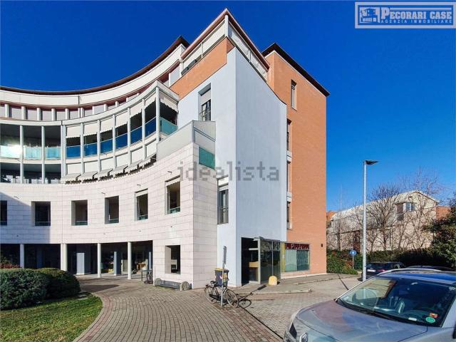 Locale in vendita di 69 m² in Via Pietro Giardini