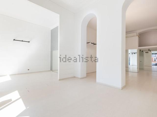Locale in vendita di 69 m² in Viale Sabotino, 7