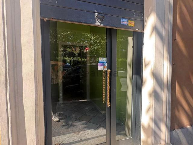 Locale in vendita di 73 m² in Borgo Garibaldi, 32