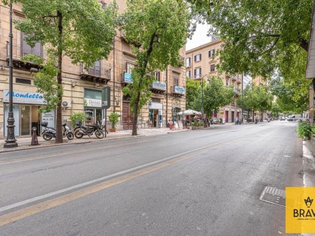 Locale in vendita di 73 m² in Via Roma, 487