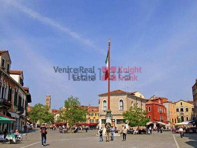 Locale in vendita di 73 m²