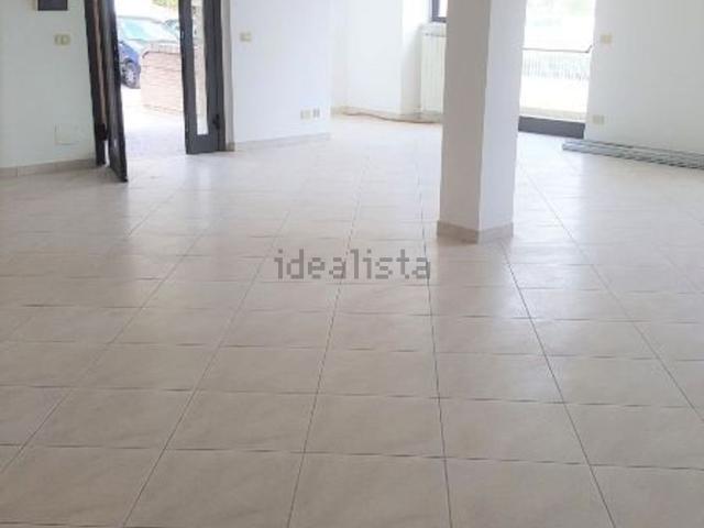 Locale in vendita di 73 m²